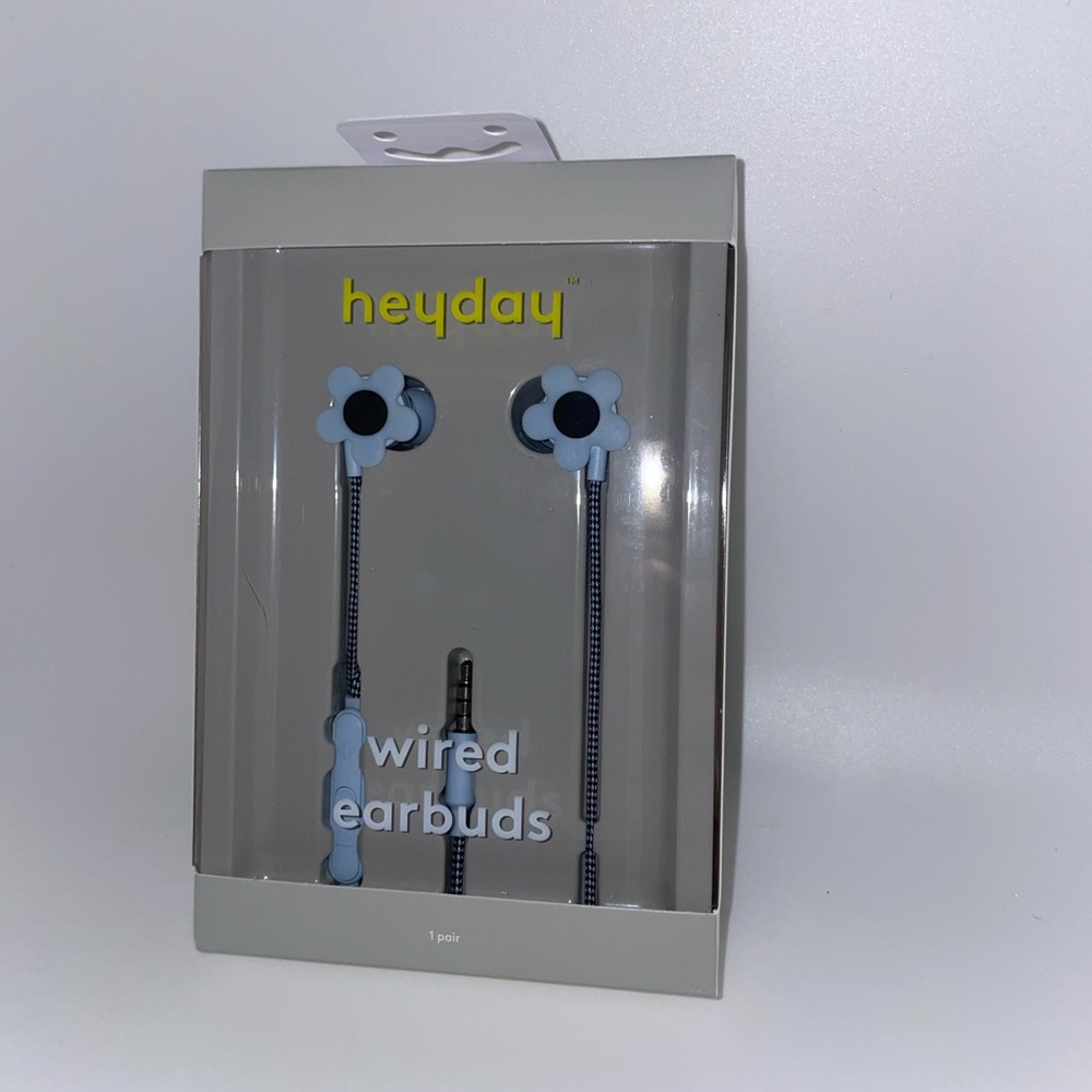 Heyday Wired Earbuds - Blue Flowers Microphone With Remote New Sealed 3.5 mm aux